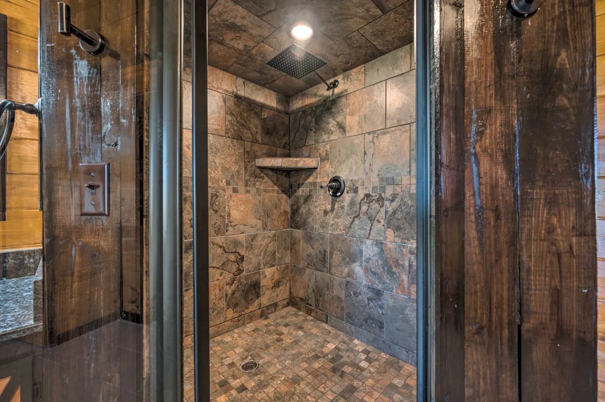 Whits End Cabin master bathroom shower